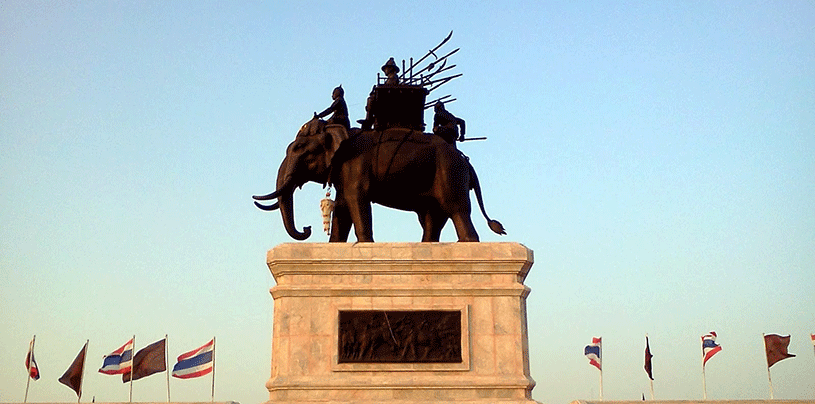 historia-do-muay-thai-estatua