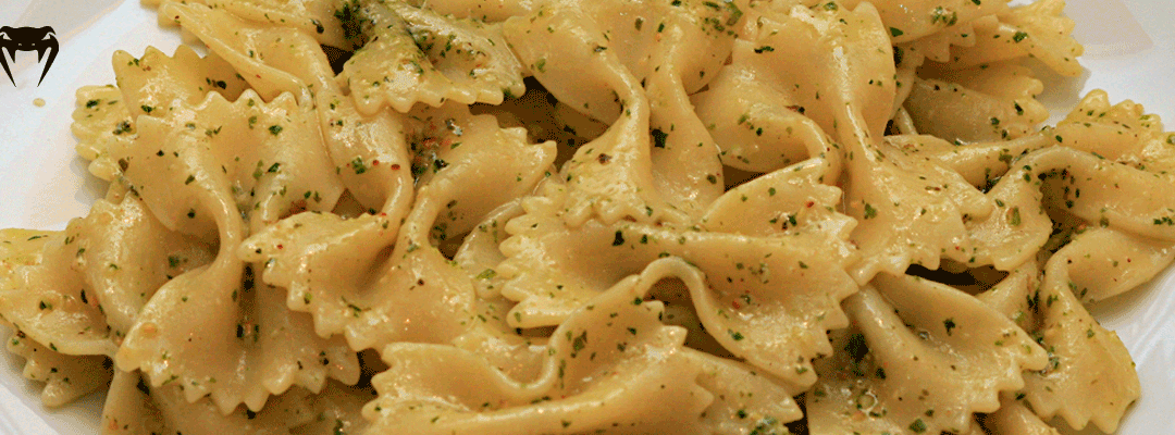 Receita Massa Fit: Farfalle com pesto e frango