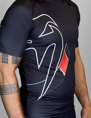 RASHGUARD MANGA CURTA VENUM BLACK BELT DARK