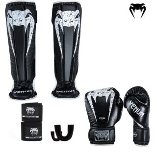 Combo Venum Giant Muay Thai 2022 - Luva + Caneleira + Bandagem + Protetor Bucal